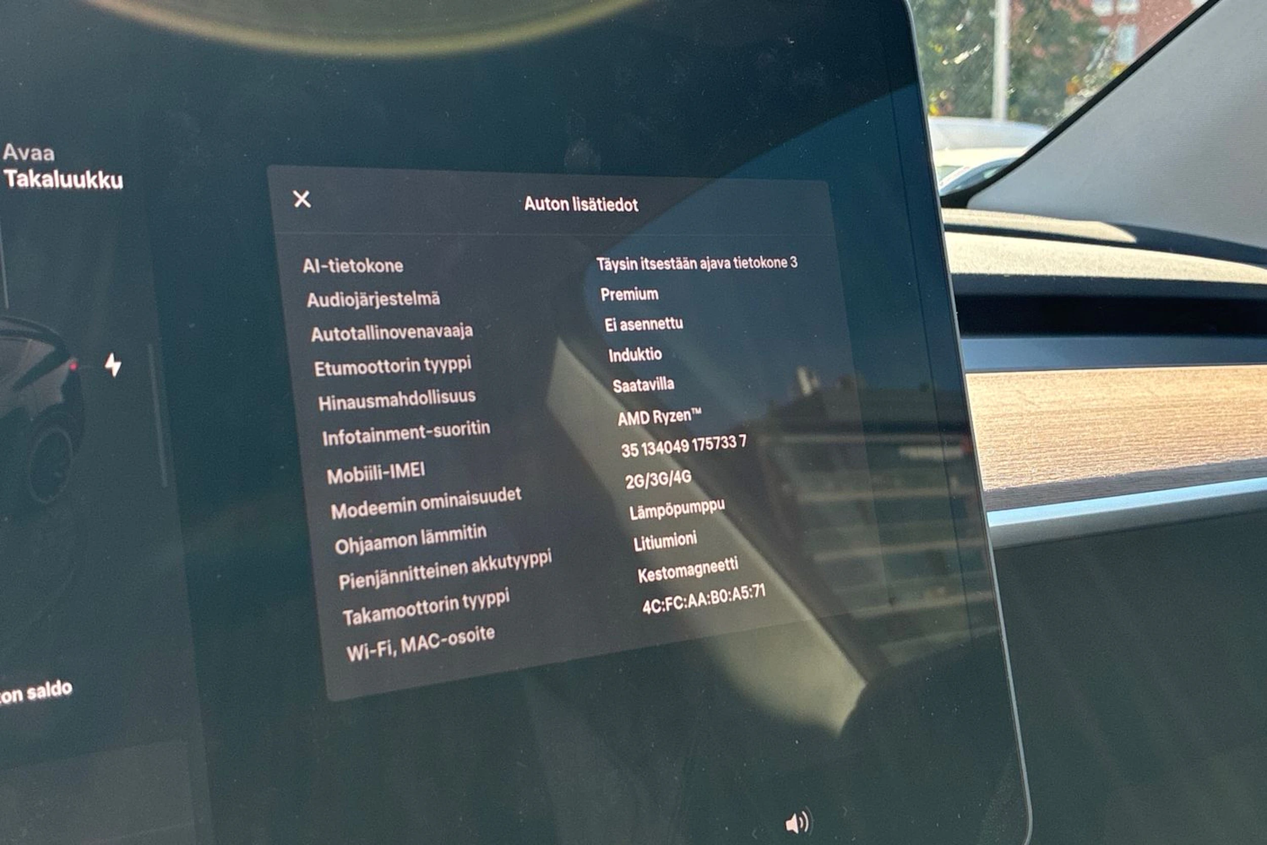 musta Tesla Model Y 2023 kuva 5.