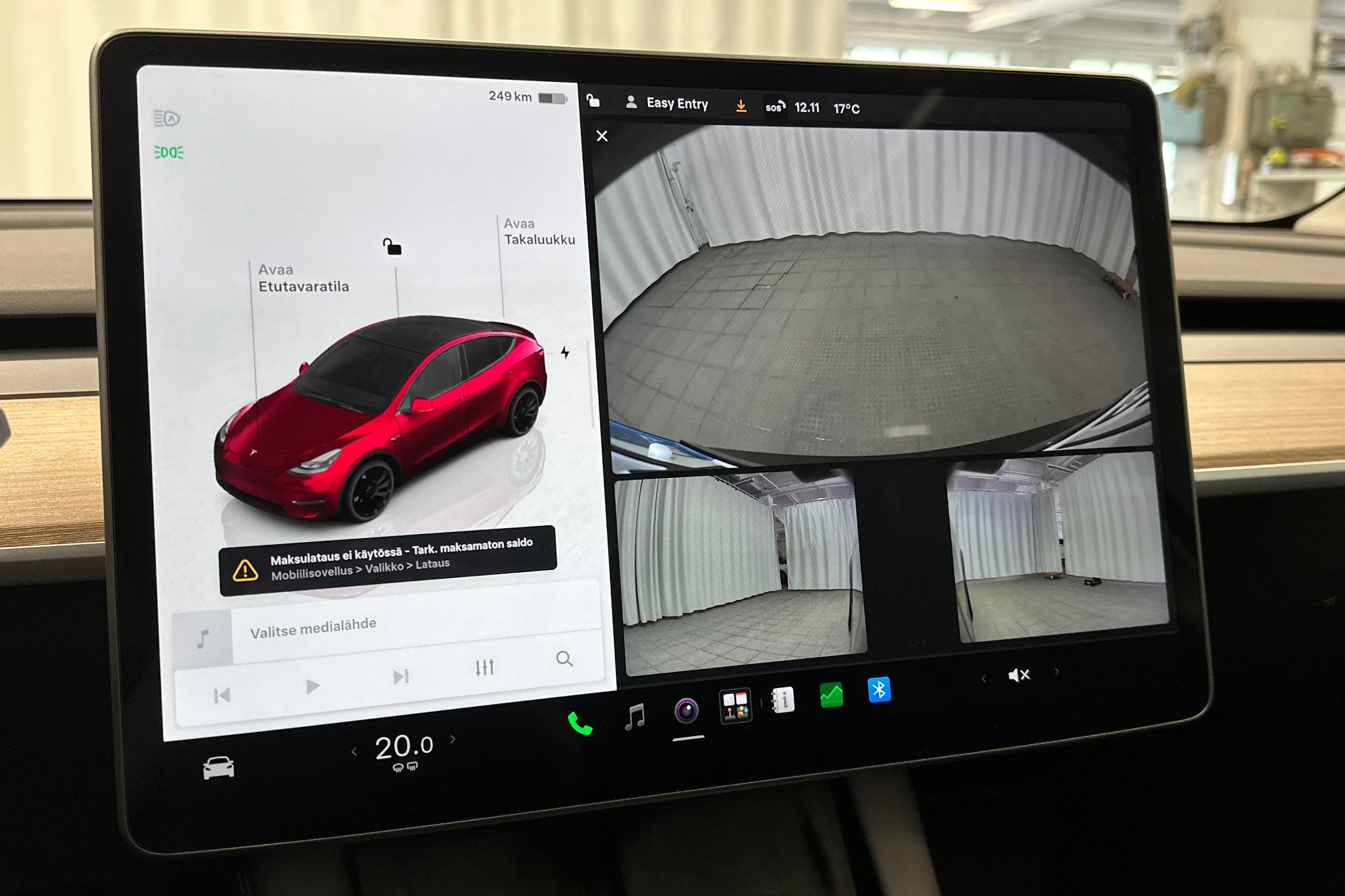 punainen Tesla Model Y 2023 kuva 26.