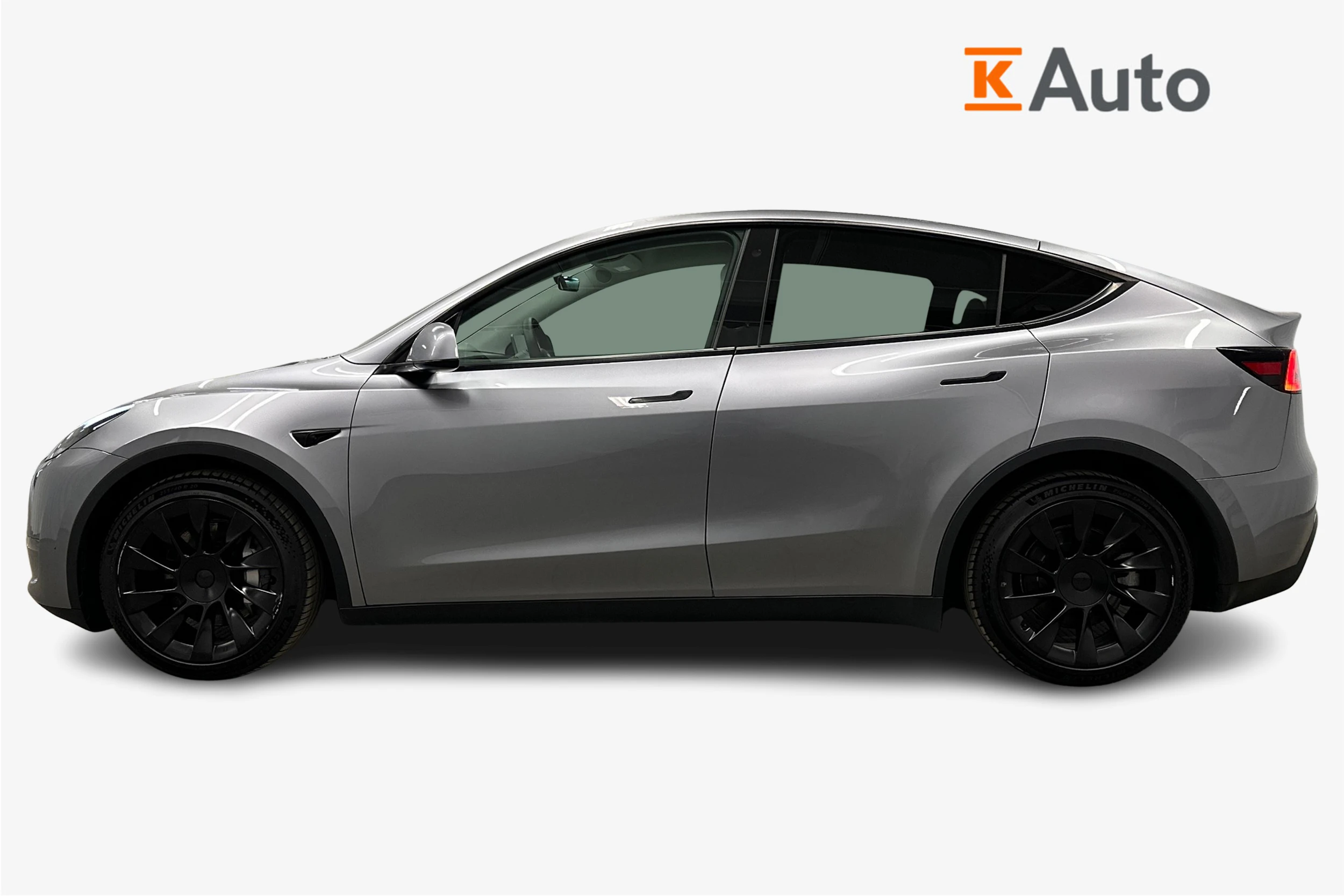 harmaa Tesla Model Y 2023 kuva 7.