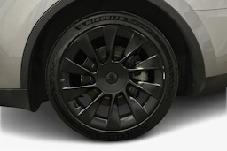 harmaa Tesla Model Y 2023 kuva 12.