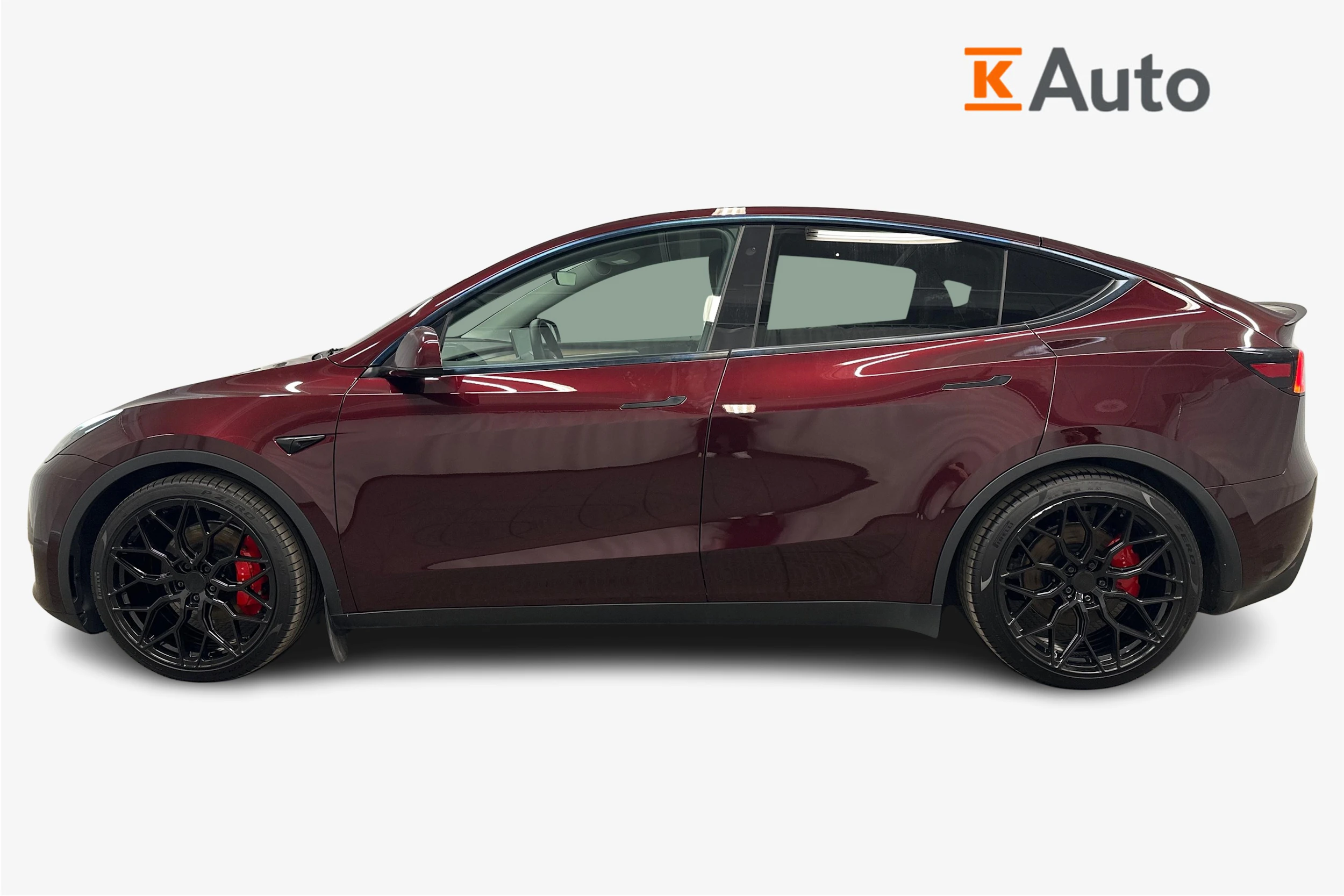 punainen Tesla Model Y 2023 kuva 7.