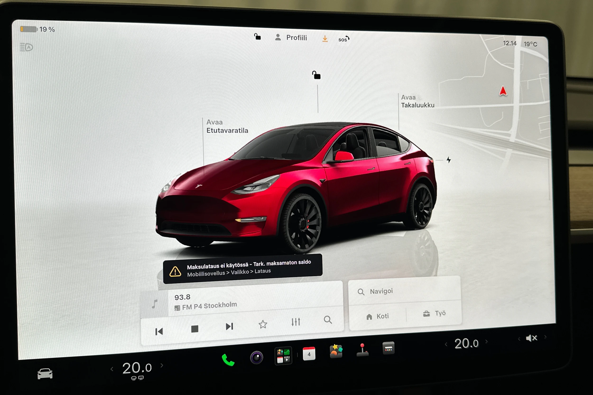 punainen Tesla Model Y 2023 kuva 17.