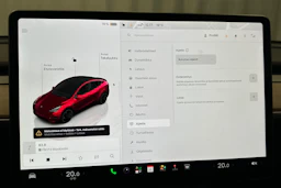 punainen Tesla Model Y 2023 kuva 24.