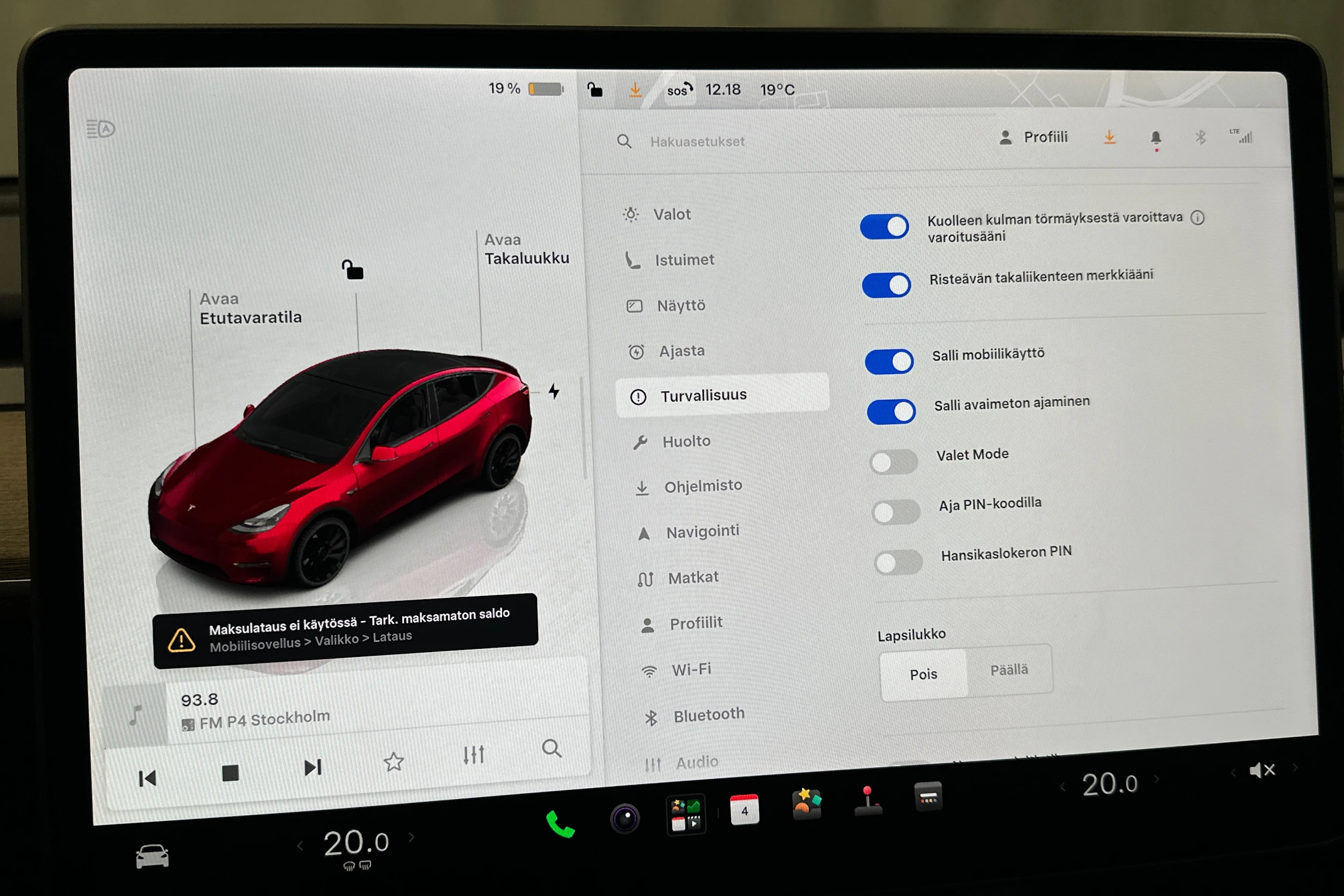 punainen Tesla Model Y 2023 kuva 25.