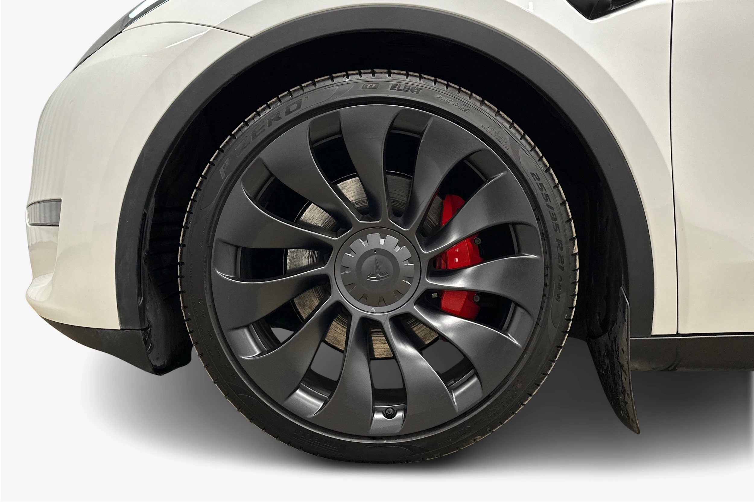 valkoinen Tesla Model Y 2023 kuva 12.