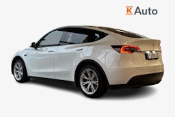 valkoinen Tesla Model Y 2023 kuva 2.