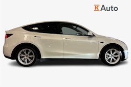 valkoinen Tesla Model Y 2023 kuva 6.