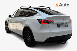 valkoinen Tesla Model Y 2023 kuva 2.