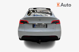 valkoinen Tesla Model Y 2023 kuva 3.