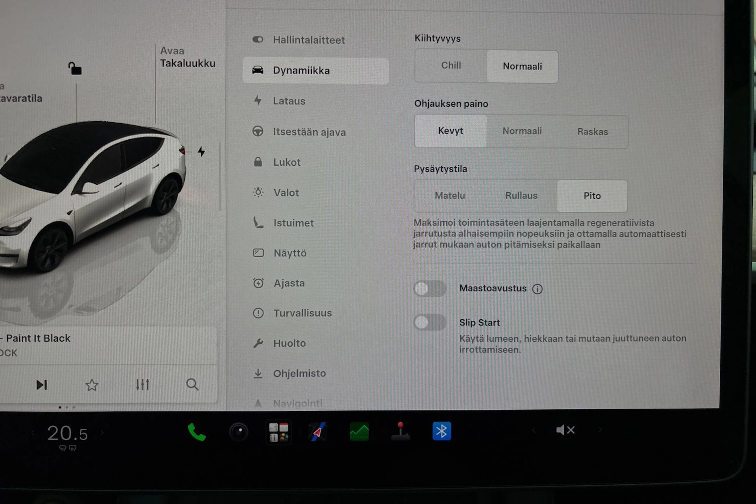 valkoinen Tesla Model Y 2023 kuva 25.