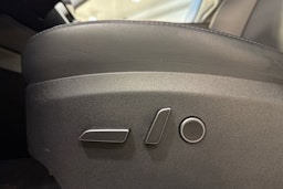 harmaa Tesla Model Y 2023 kuva 17.