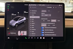 harmaa Tesla Model Y 2023 kuva 25.