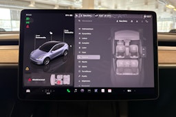 harmaa Tesla Model Y 2023 kuva 26.
