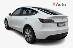 valkoinen Tesla Model Y 2023 kuva 2.