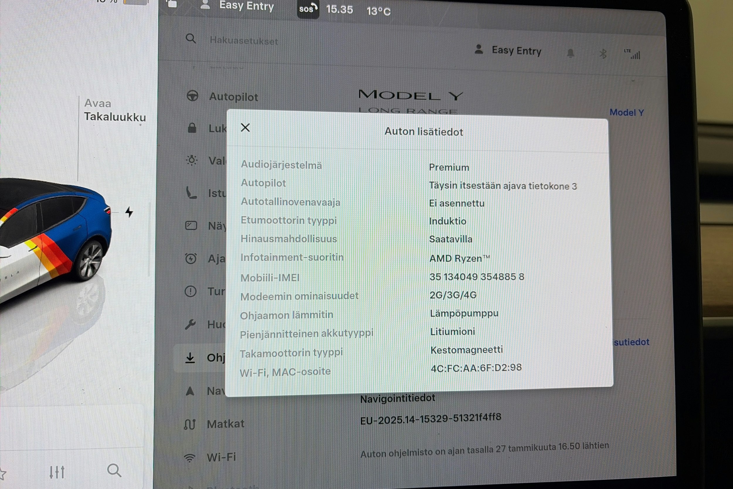 valkoinen Tesla Model Y 2023 kuva 21.