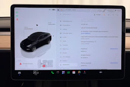 musta Tesla Model Y 2023 kuva 24.