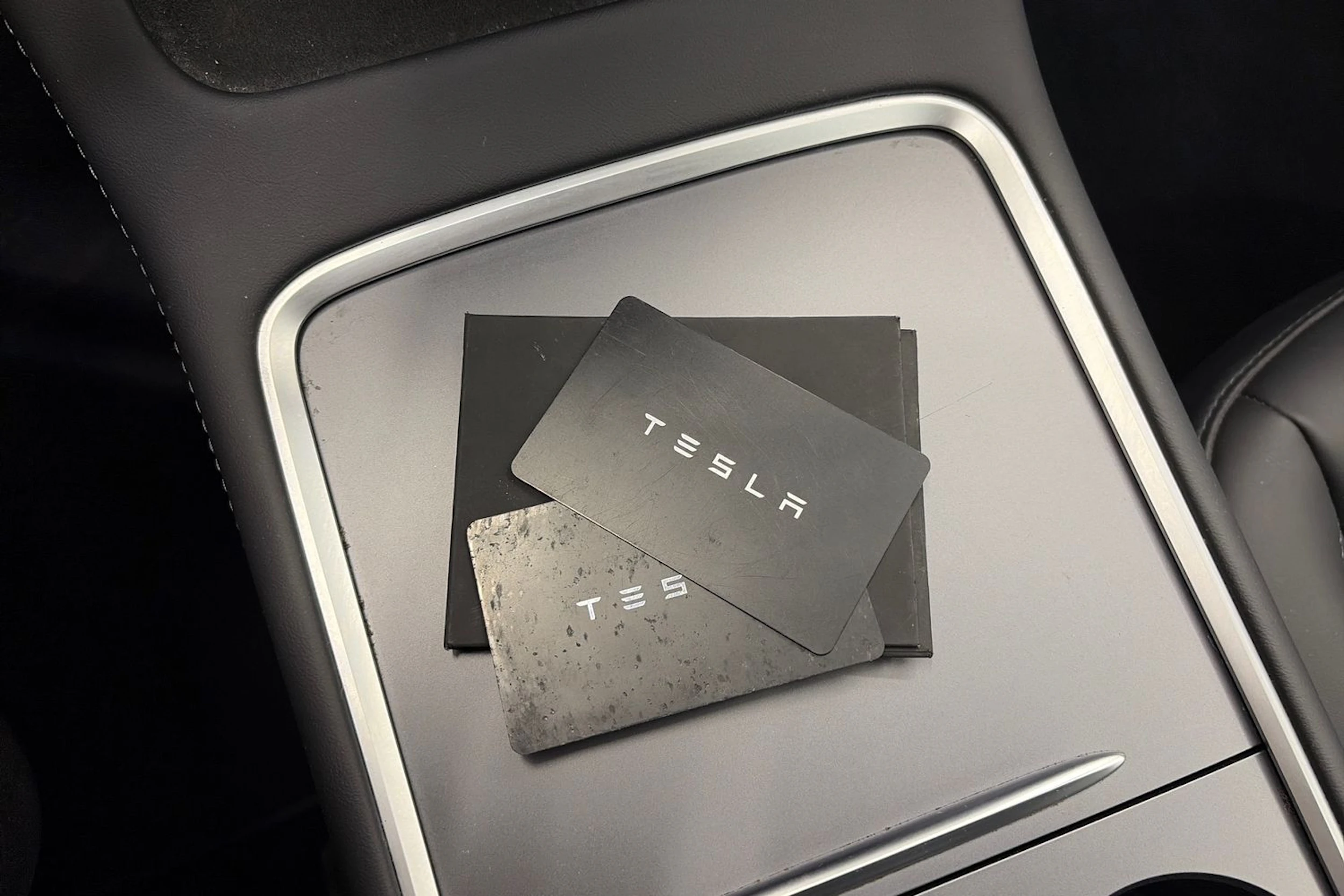 musta Tesla Model Y 2023 kuva 29.
