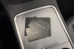 musta Tesla Model Y 2023 kuva 29.