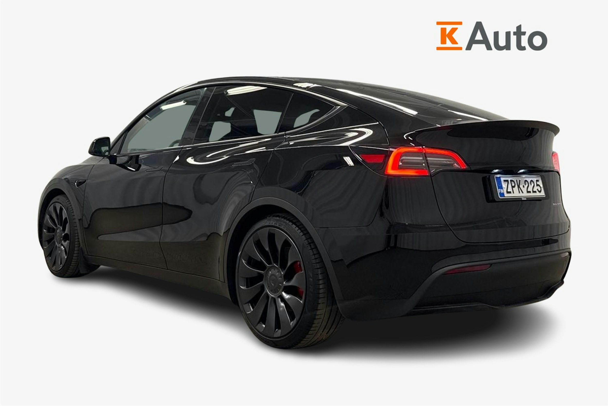 musta Tesla Model Y 2024 kuva 2.