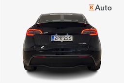 musta Tesla Model Y 2024 kuva 3.