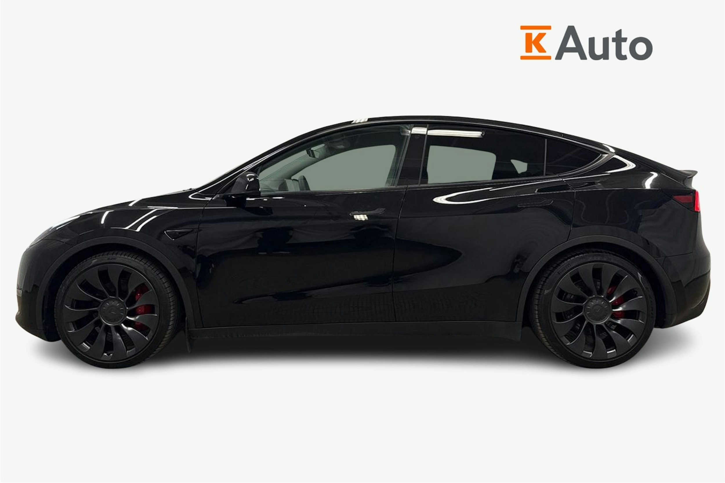 musta Tesla Model Y 2024 kuva 6.