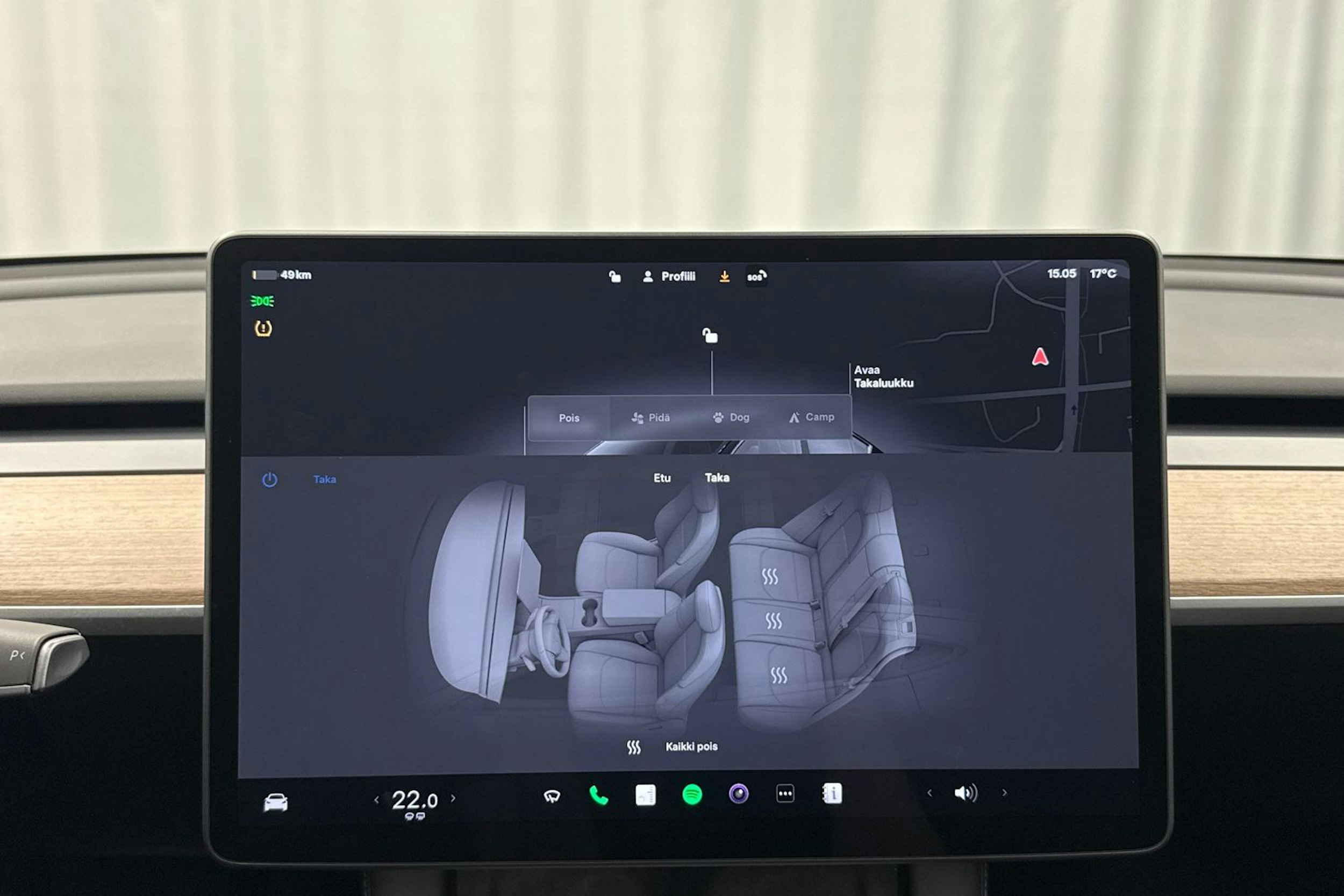 musta Tesla Model Y 2024 kuva 21.