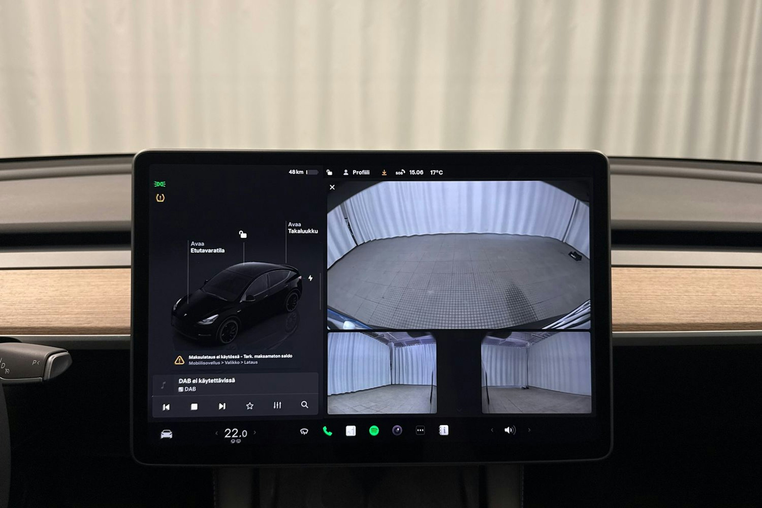 musta Tesla Model Y 2024 kuva 25.