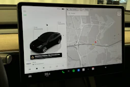 musta Tesla Model Y 2023 kuva 23.