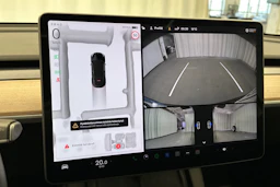 musta Tesla Model Y 2023 kuva 34.