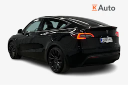 musta Tesla Model Y 2023 kuva 3.