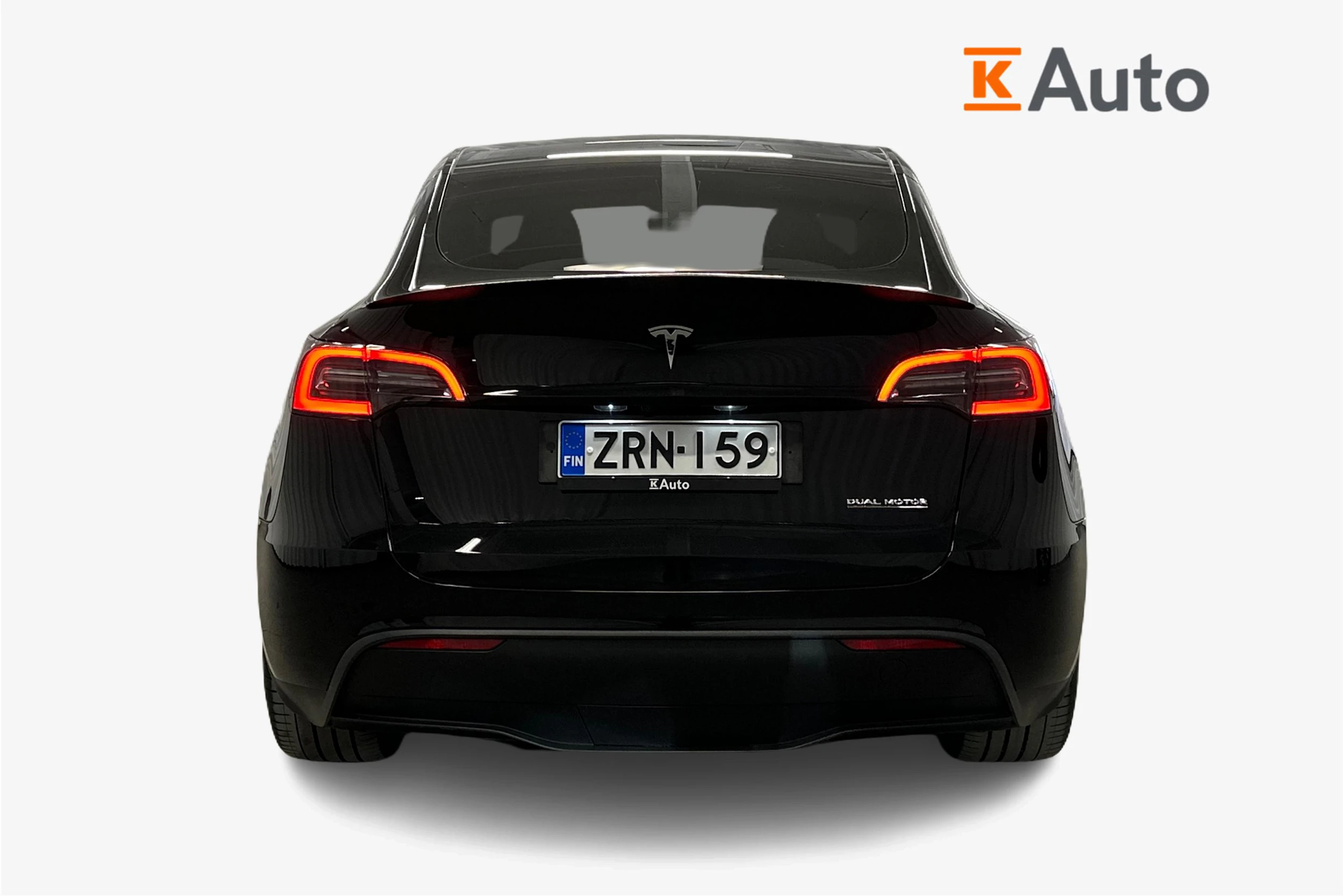 musta Tesla Model Y 2023 kuva 4.