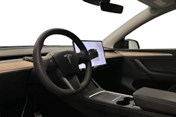 musta Tesla Model Y 2023 kuva 8.