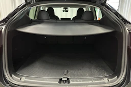 musta Tesla Model Y 2023 kuva 15.