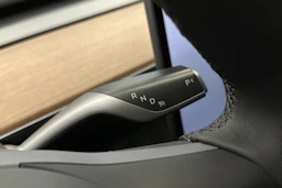 musta Tesla Model Y 2023 kuva 20.