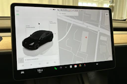 musta Tesla Model Y 2023 kuva 21.