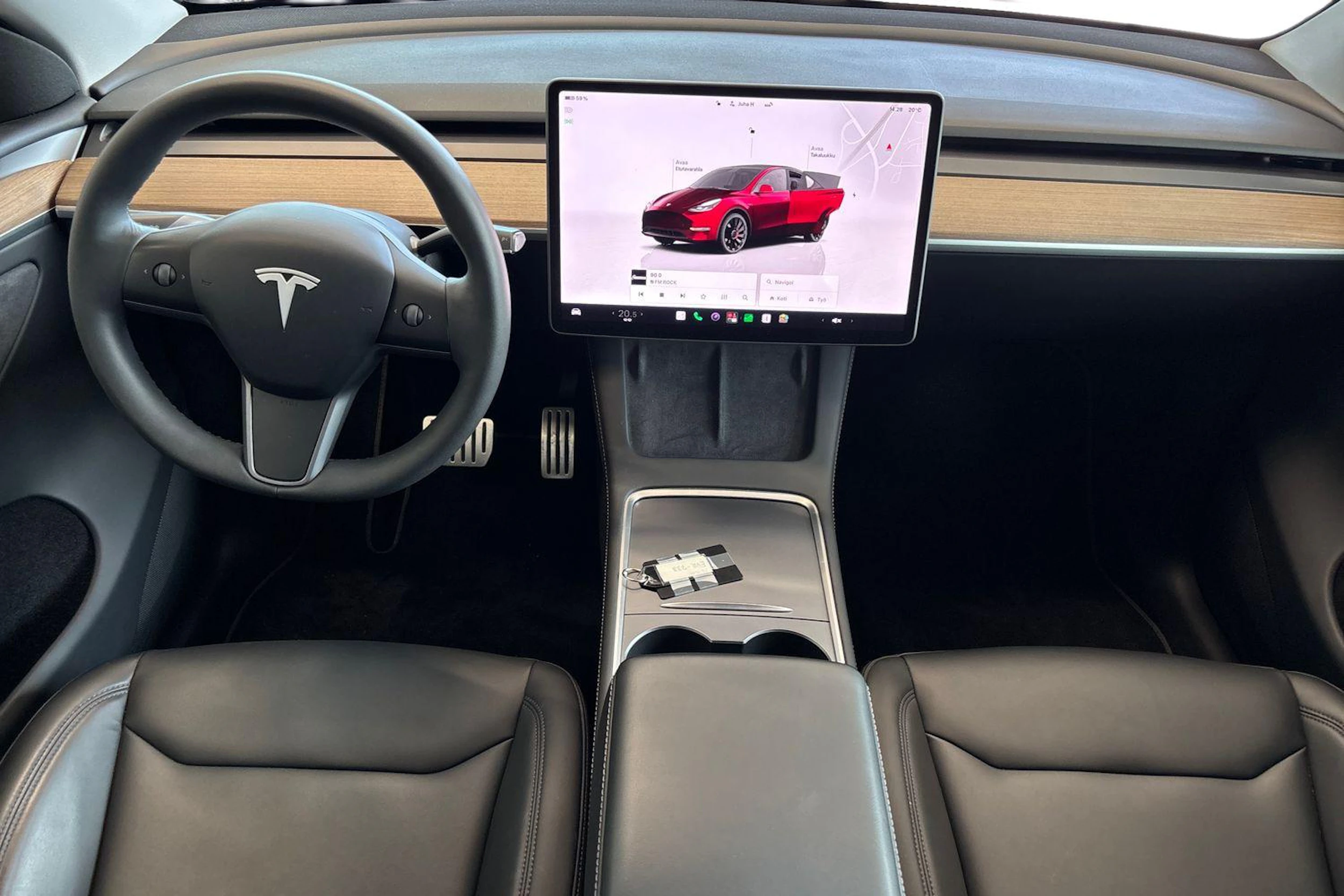 punainen Tesla Model Y 2024 kuva 7.