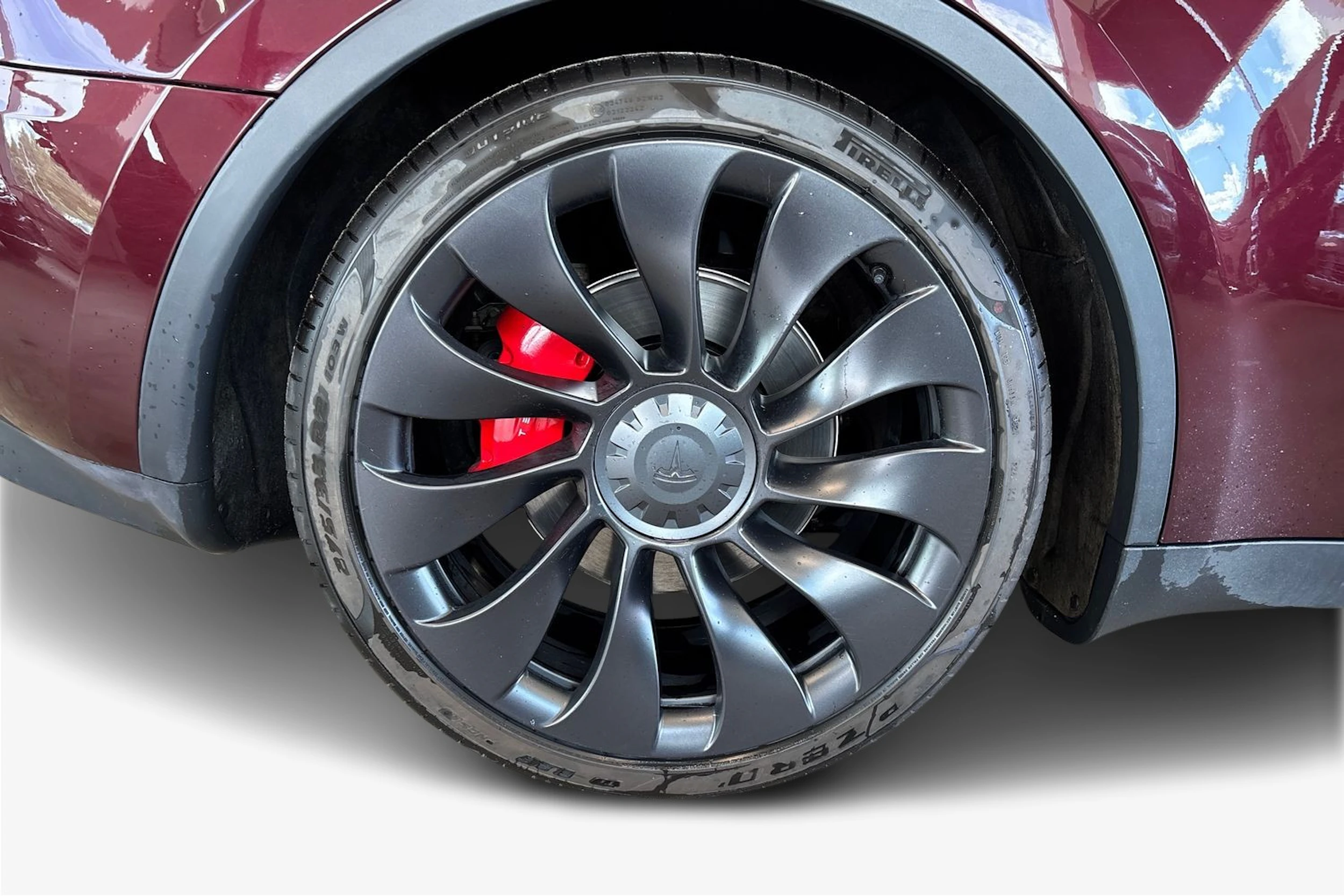 punainen Tesla Model Y 2024 kuva 9.