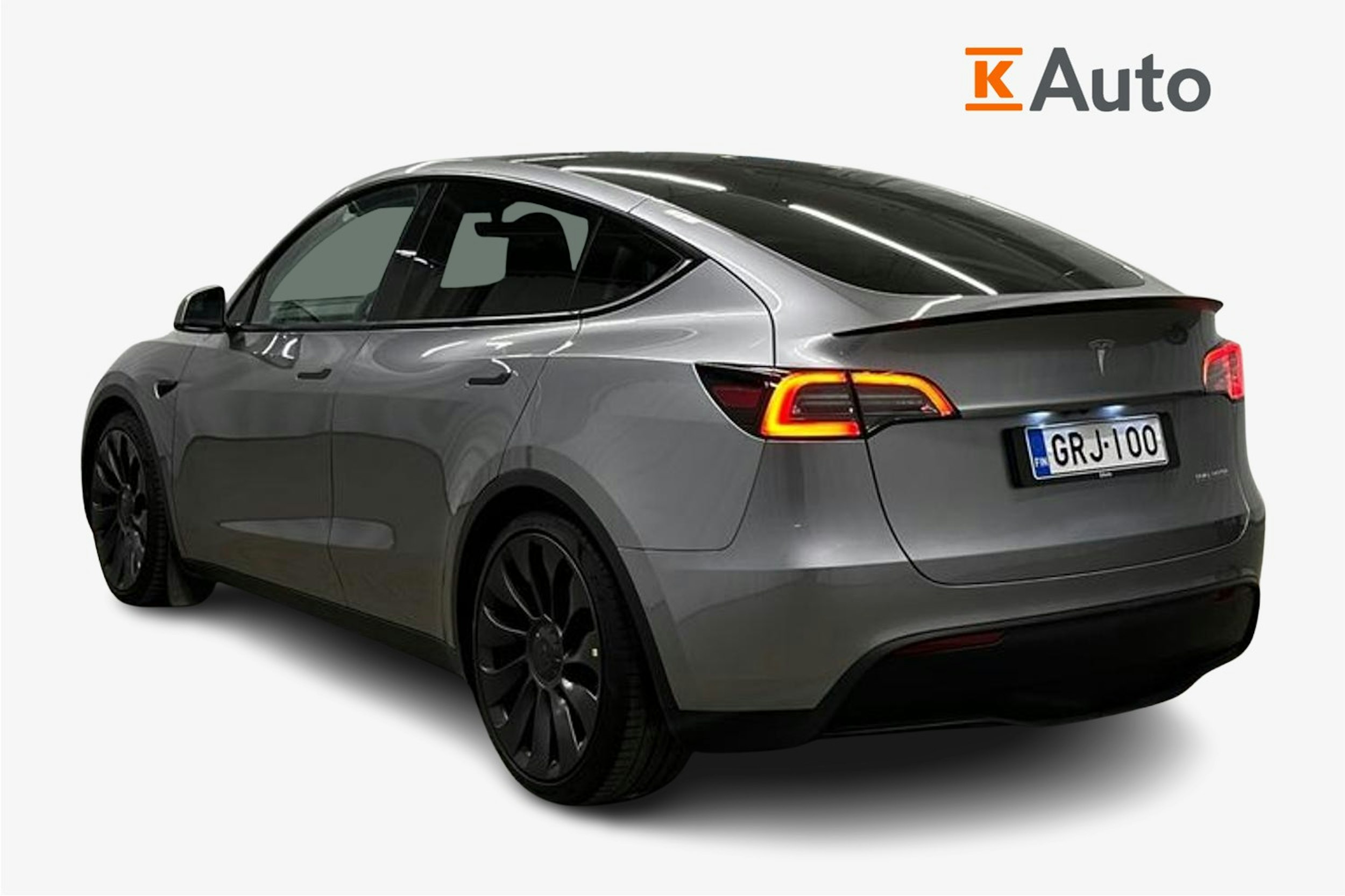 harmaa Tesla Model Y 2024 kuva 2.