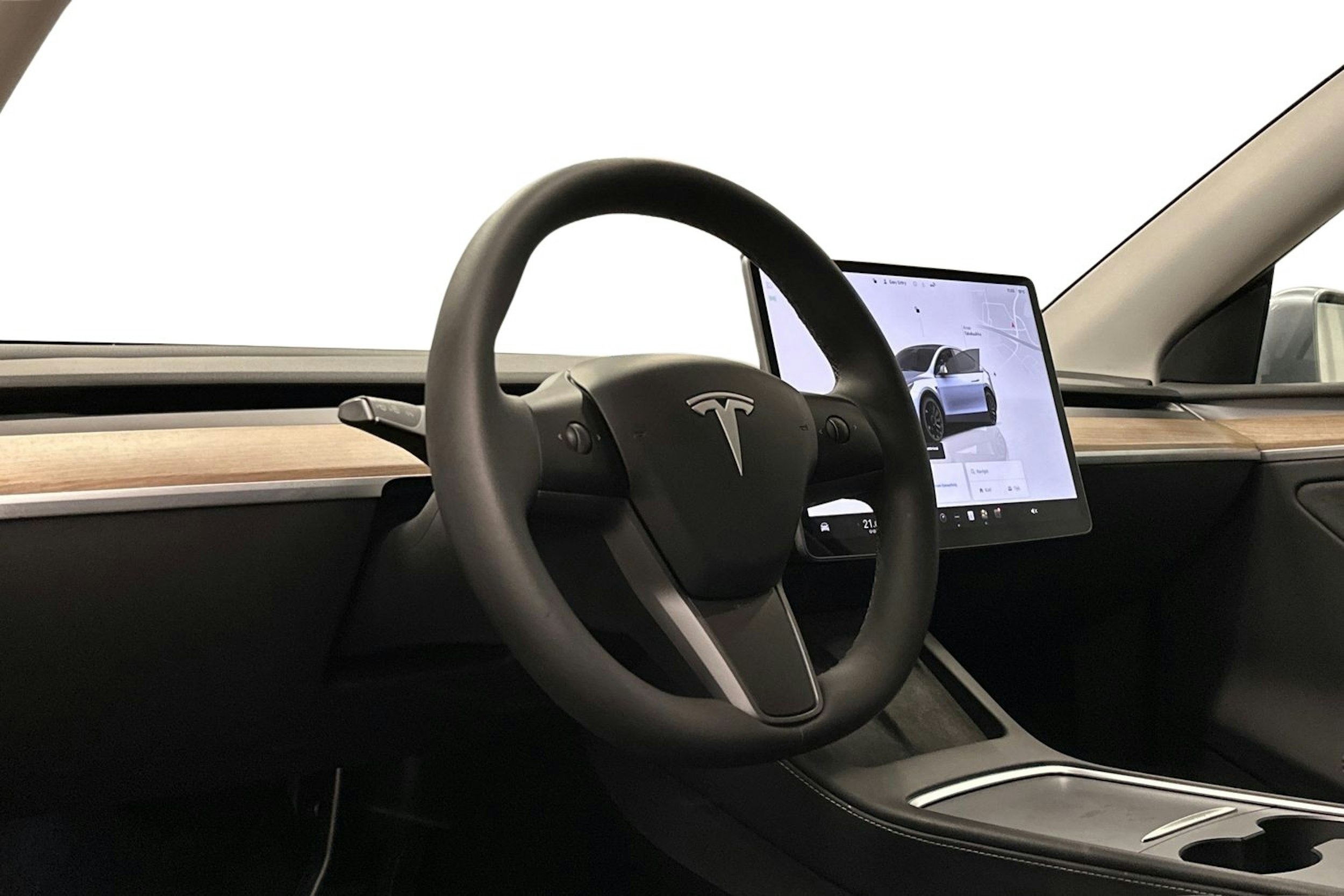 harmaa Tesla Model Y 2024 kuva 7.