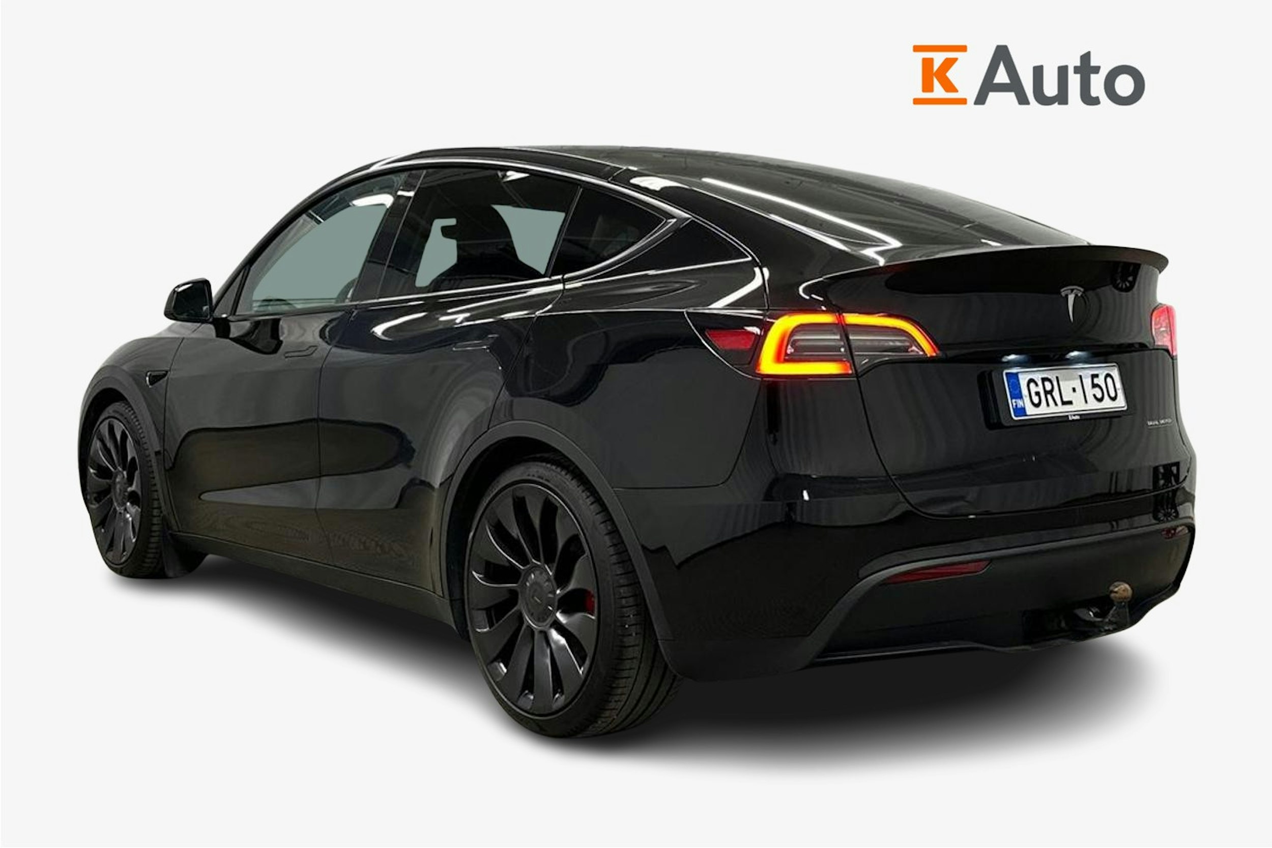 musta Tesla Model Y 2024 kuva 2.