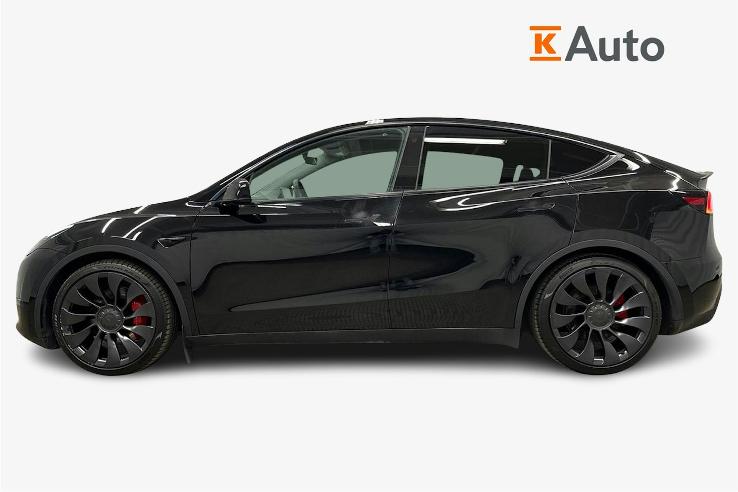 musta Tesla Model Y 2024 kuva 6.