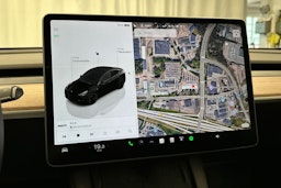 musta Tesla Model Y 2024 kuva 20.