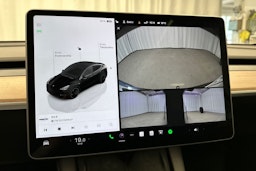 musta Tesla Model Y 2024 kuva 25.