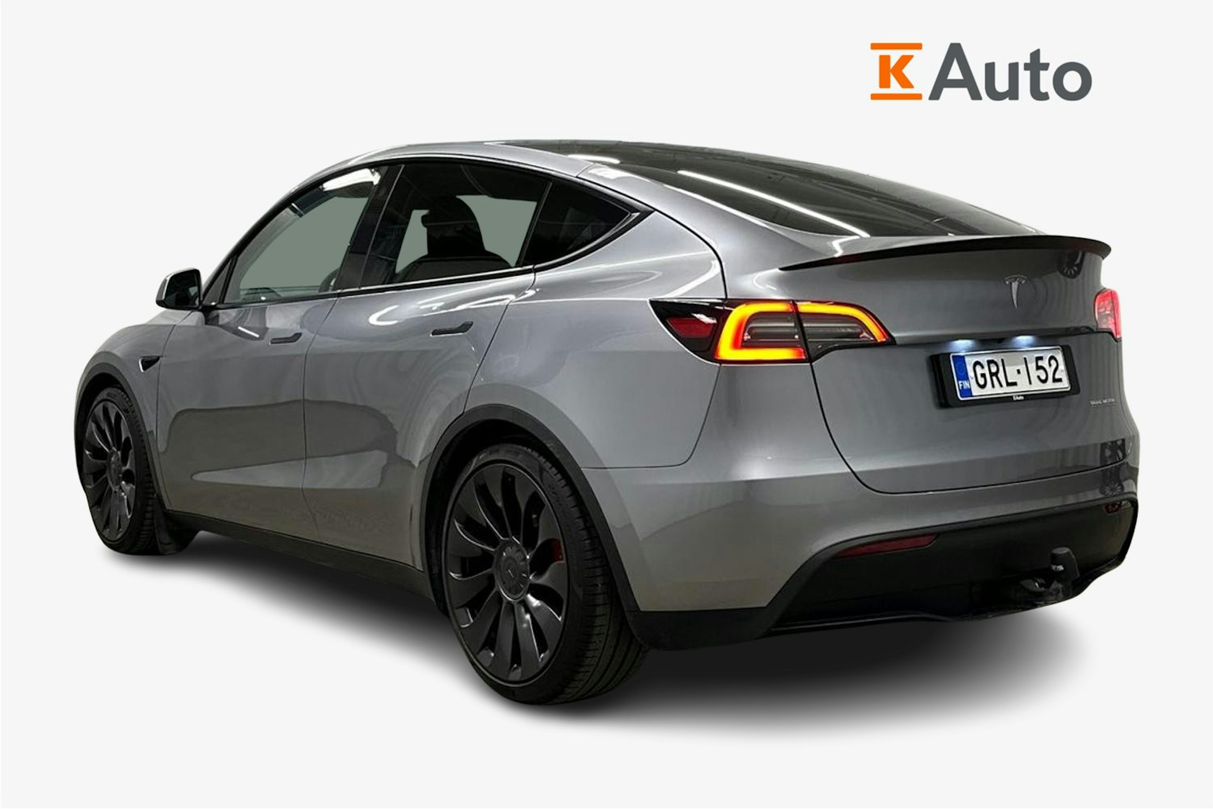harmaa Tesla Model Y 2024 kuva 2.