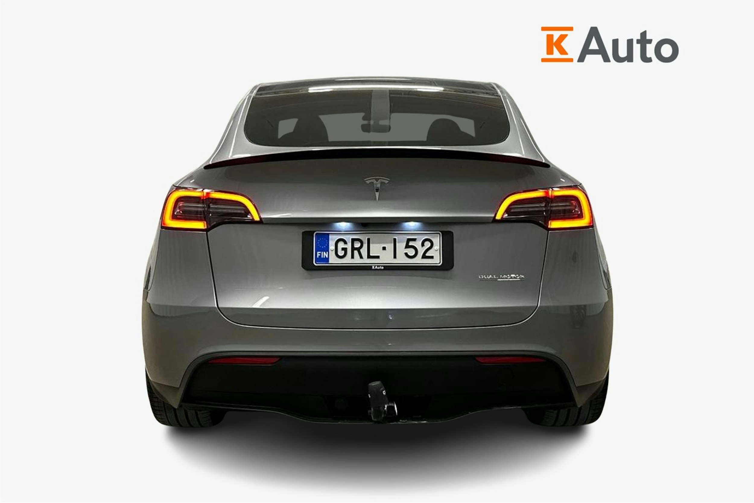 harmaa Tesla Model Y 2024 kuva 3.