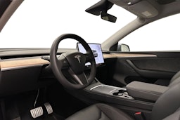 harmaa Tesla Model Y 2024 kuva 7.