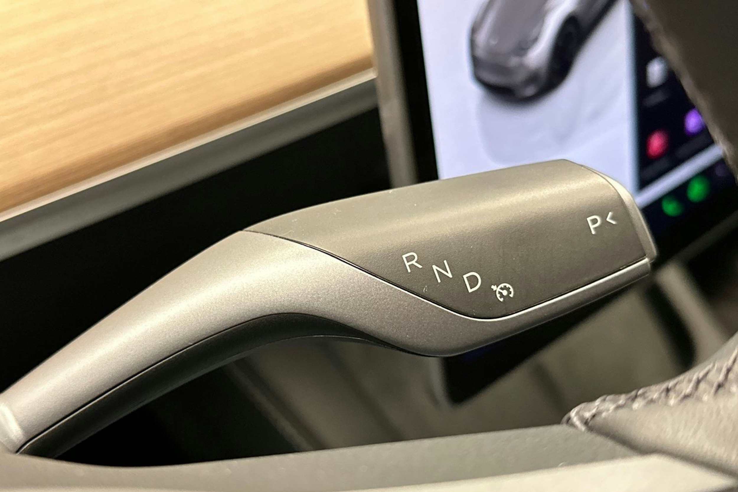 harmaa Tesla Model Y 2024 kuva 28.