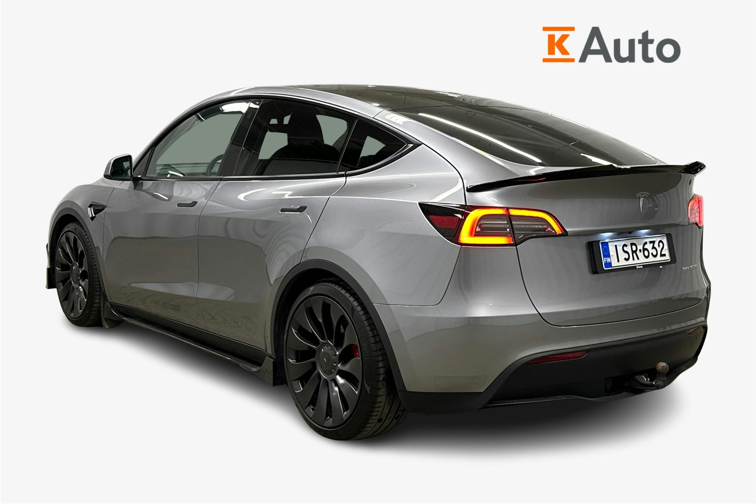 harmaa Tesla Model Y 2024 kuva 2.