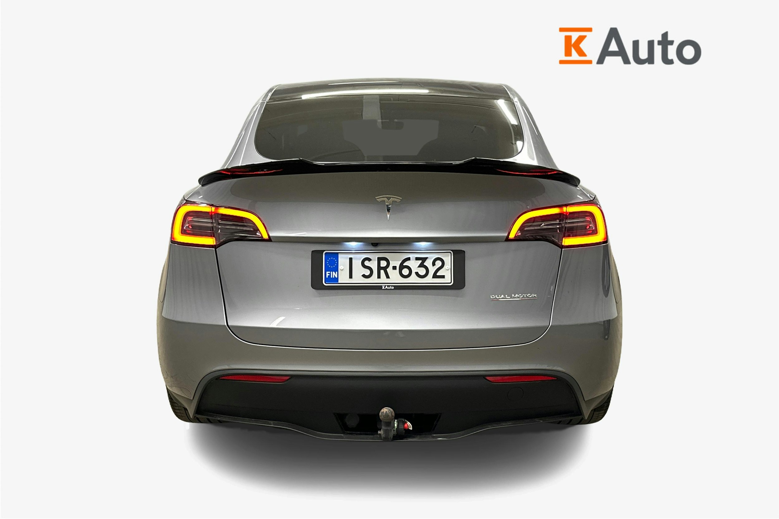 harmaa Tesla Model Y 2024 kuva 3.