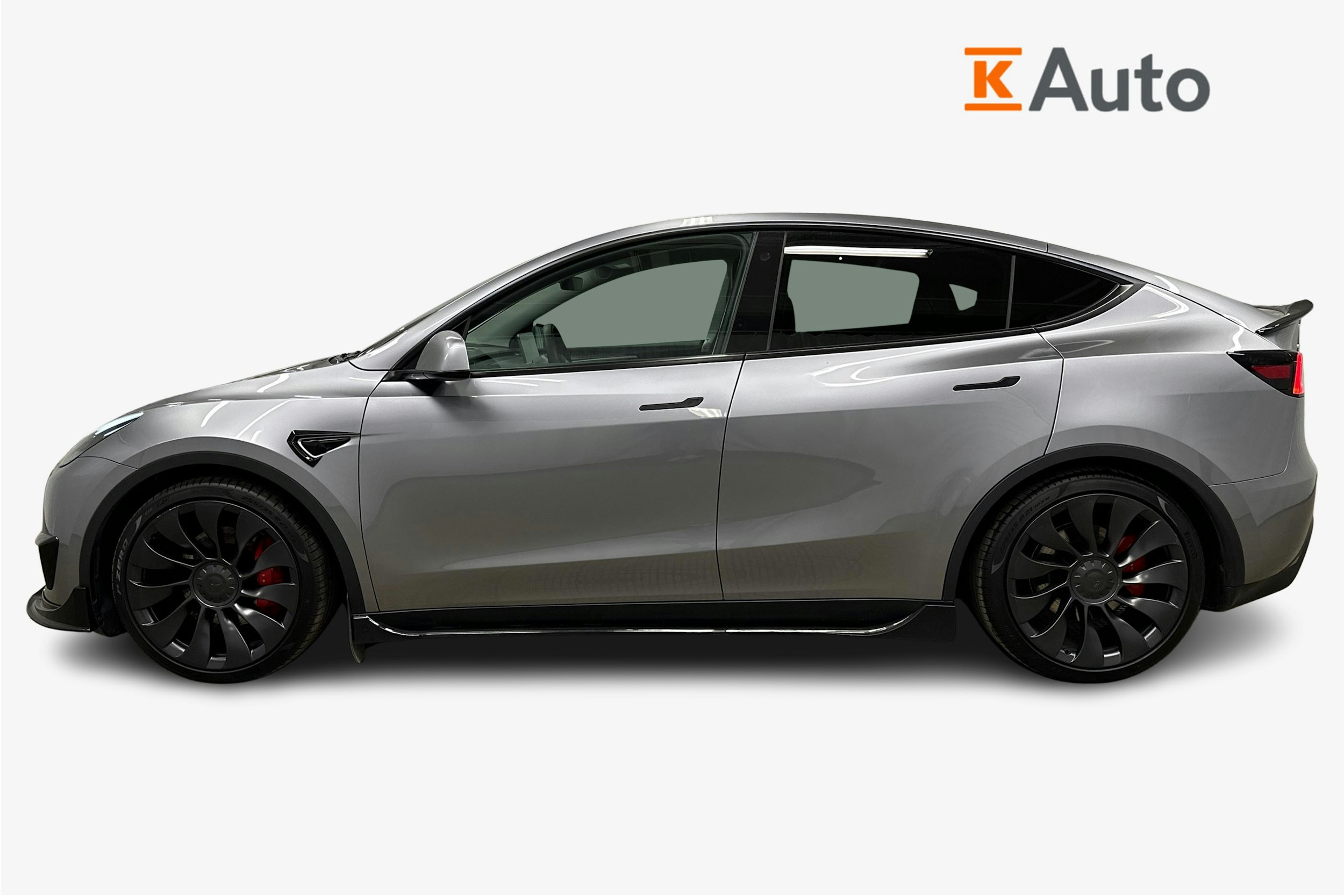harmaa Tesla Model Y 2024 kuva 6.